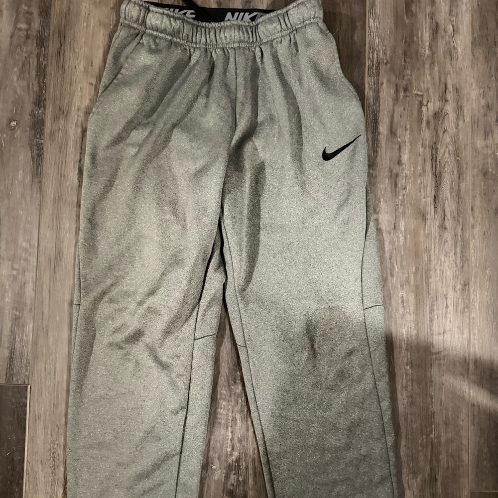 Men’s Medium Nike Sweatpants